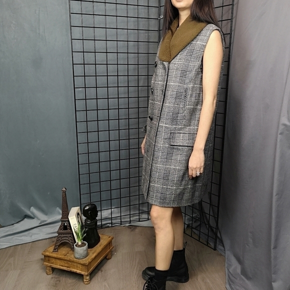 SHOP Y2K Vintage Shearling Collar PLAID Tweed Vest Coat at TheStyleMinr.com - Picture 4 of 16